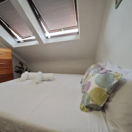 Apartamento ático Estudio Centro Vigo, Luminoso